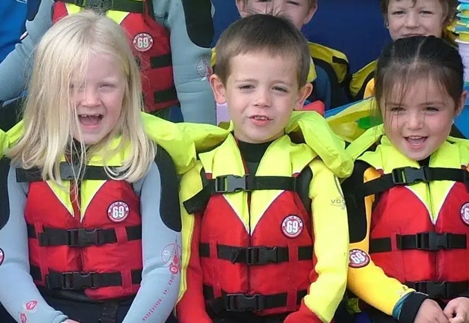 kids in life jackets